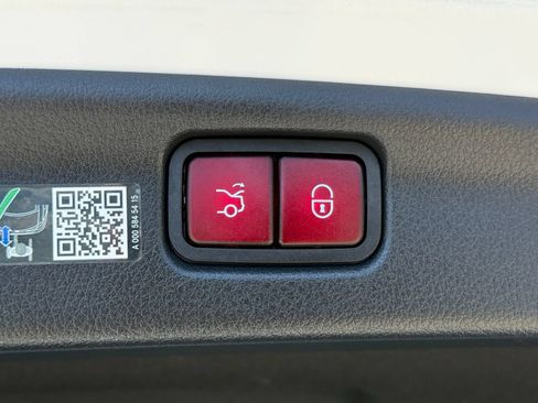 Used 2024 Mercedes-Benz C 300 Sedan image 17