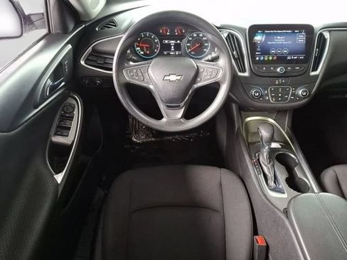 Used 2021 Chevrolet Malibu LT FWD image 13