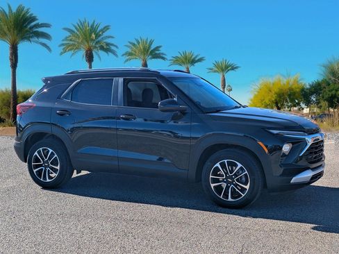 Used 2024 Chevrolet TrailBlazer LT w/ LT Cold Weather Package image 7