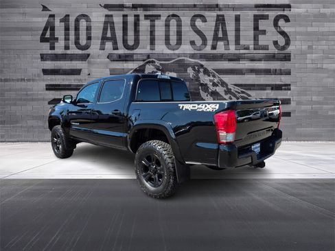 Used 2016 Toyota Tacoma TRD Sport AWD/4WD image 8