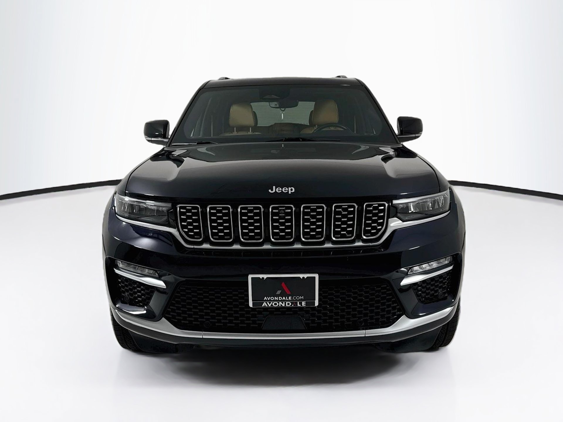 Used 2023 Jeep Grand Cherokee Summit w/ Luxury Tech Group V RWD image 2