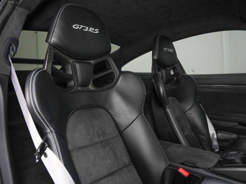 Used 2016 Porsche 911 GT3 RS RWD image 26