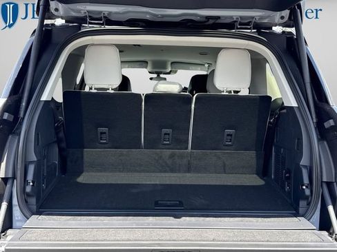 New 2026 Lincoln Navigator Premiere AWD/4WD image 17