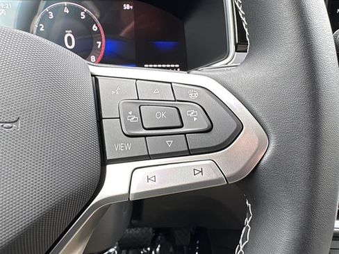 New 2026 Volkswagen Taos SE image 18