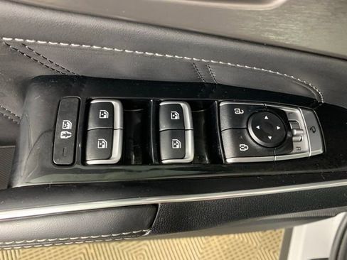 Used 2023 Kia Sorento SX image 32