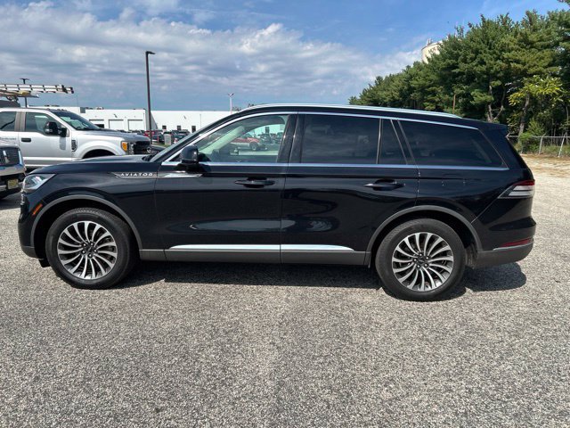 Used 2024 Lincoln Aviator AWD w/ Premium Package image 3
