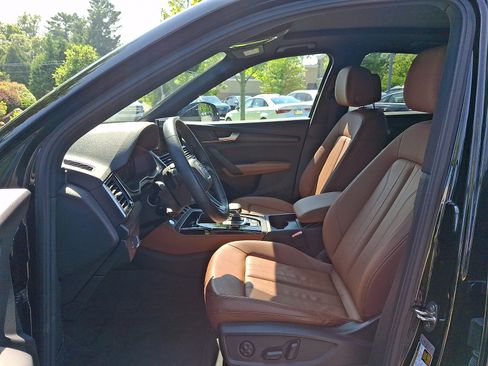 Used 2023 Audi Q5 2.0T Premium Plus w/ Premium Plus Package AWD/4WD image 13