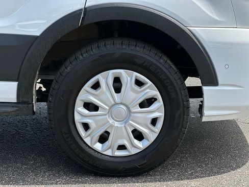 Certified 2023 Ford Transit 350 XLT RWD image 32