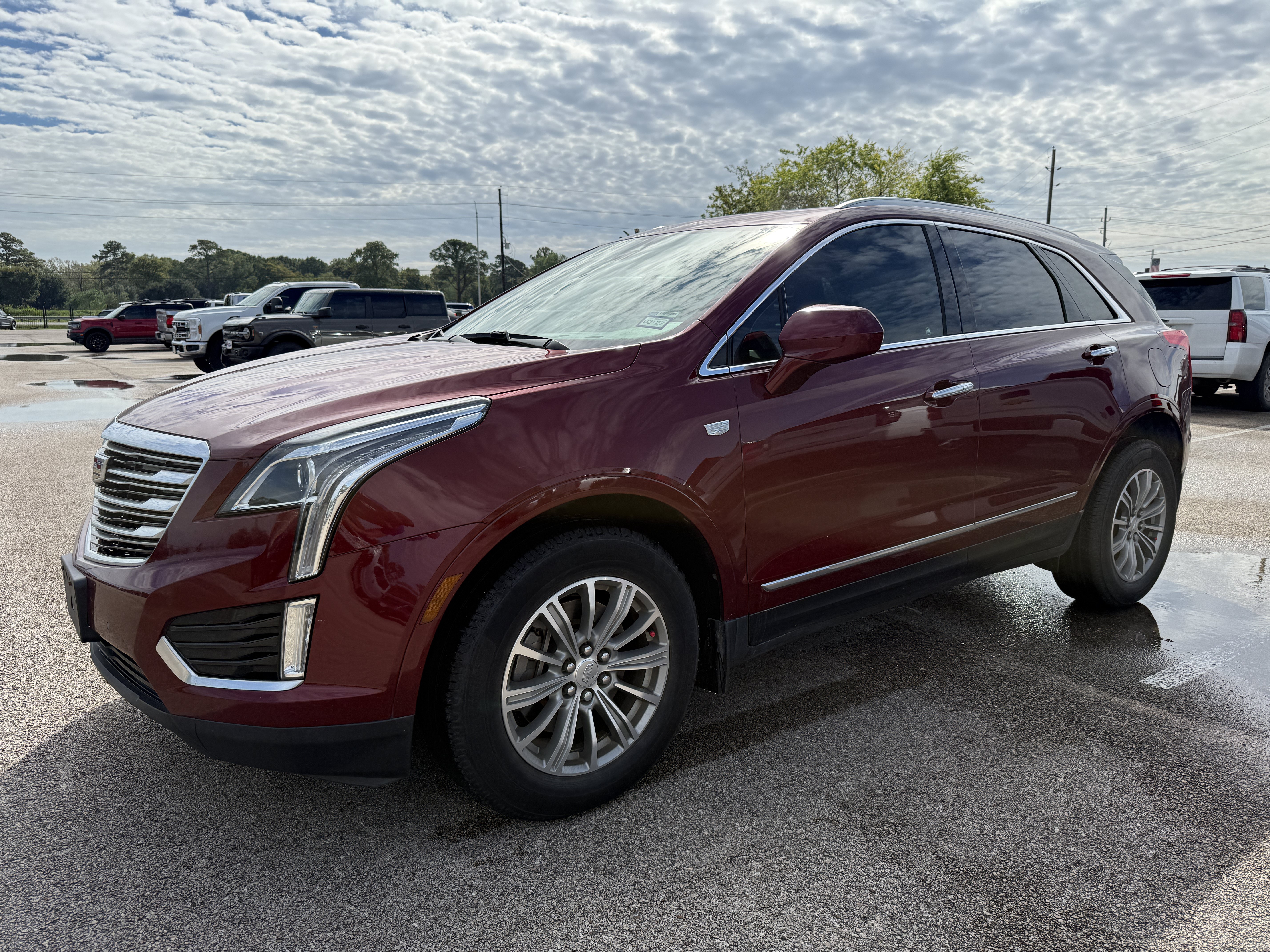 Used 2018 Cadillac XT5 Luxury w/ Driver Awareness Package FWD image 4