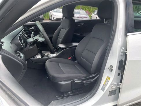 Used 2017 Chevrolet Malibu LS w/ LPO, Convenience Package 1 FWD image 10
