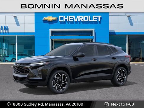 New 2026 Chevrolet Trax RS w/ Sunroof Package FWD image 3