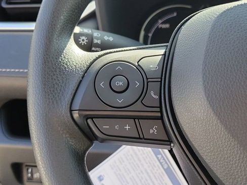 Used 2025 Toyota RAV4 XLE image 30