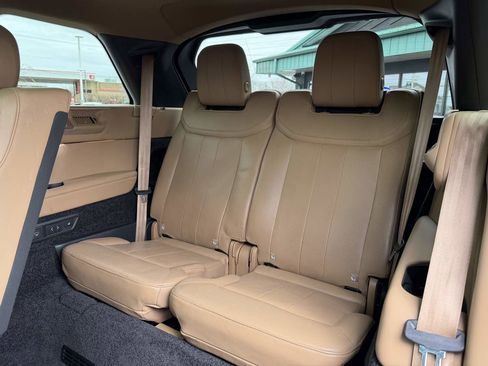 Used 2023 Land Rover Range Rover Long Wheelbase SE image 40