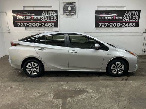 Used 2018 Toyota Prius Two w/ Prius Two Safety Plus Package image 3