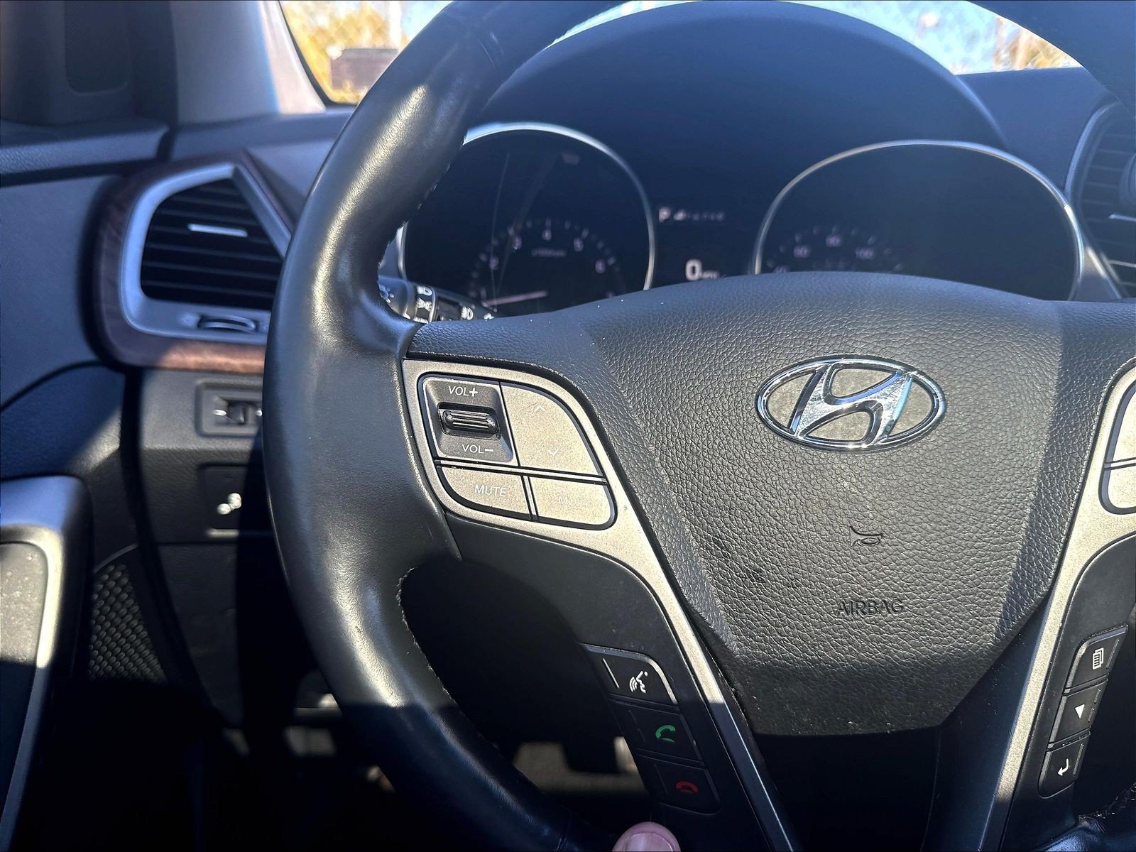 Used 2017 Hyundai Santa Fe Limited AWD/4WD image 14
