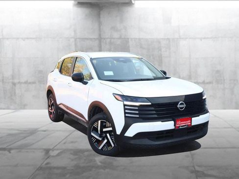 New 2026 Nissan Kicks SV image 2