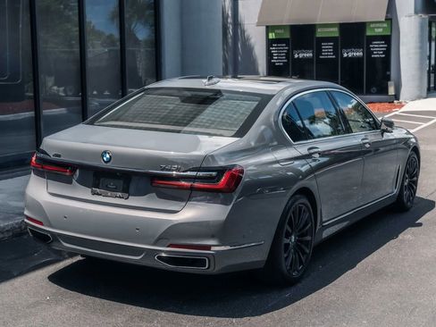 Used 2022 BMW 740i xDrive w/ Premium Package image 4