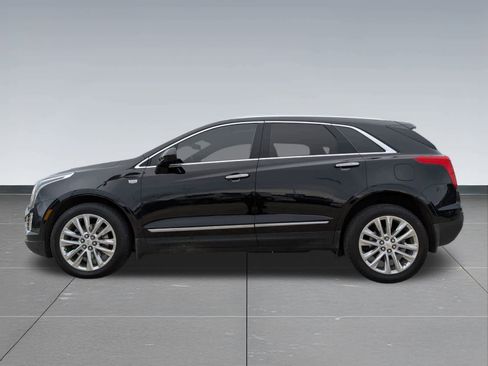 Used 2017 Cadillac XT5 Platinum image 3