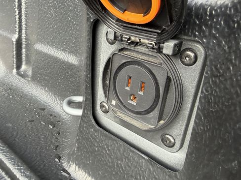 Used 2024 Chevrolet Silverado 1500 LT image 10