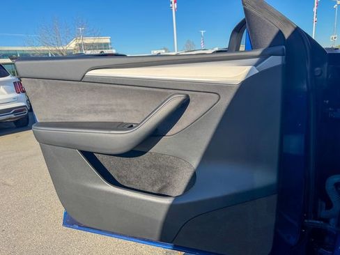Used 2023 Tesla Model Y Long Range image 11