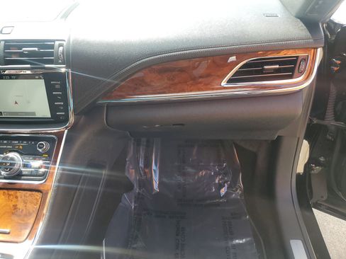 Used 2018 Lincoln Continental Reserve AWD/4WD image 36