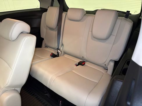Certified 2026 Honda Odyssey EX-L image 17