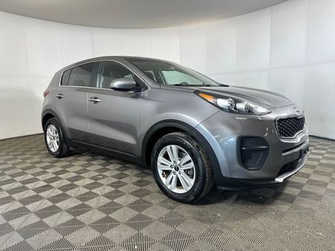 Used 2017 Kia Sportage LX image 2