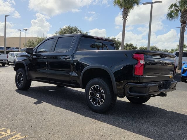 Used 2023 Chevrolet Silverado 1500 ZR2 w/ Technology Package AWD/4WD image 5