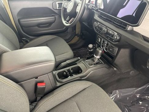 Used 2026 Jeep Gladiator Sport AWD/4WD image 26