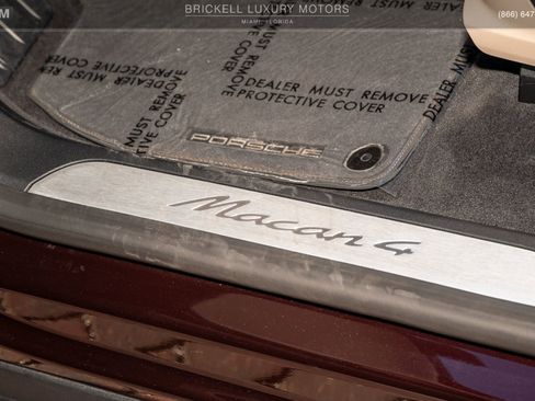 Used 2025 Porsche Macan 4 Electric image 60