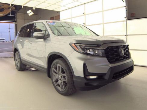 Used 2023 Honda Passport EX-L image 4