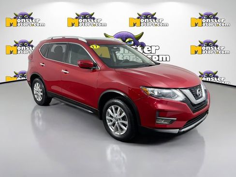 Used 2017 Nissan Rogue SV AWD/4WD image 3
