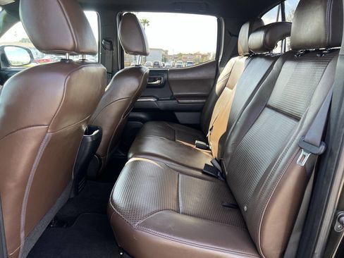 Used 2017 Toyota Tacoma Limited w/ Tow Package image 27