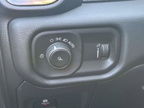 Used 2024 RAM 1500 Laramie image 29