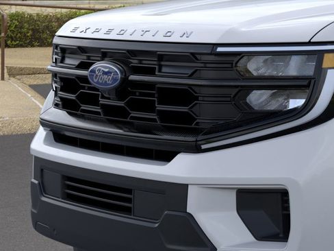 New 2026 Ford Expedition Active image 17