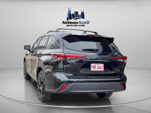 Used 2024 Toyota Highlander XLE image 7