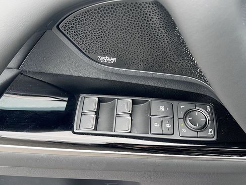 New 2026 Lexus LX 700h Luxury image 15