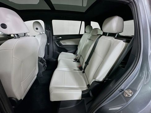 Used 2021 Volkswagen Tiguan SE R-Line image 24