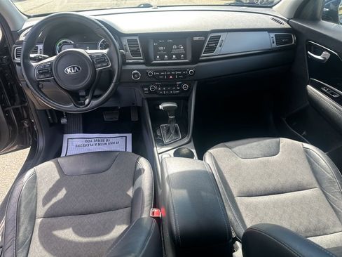 Used 2017 Kia Niro EX image 26