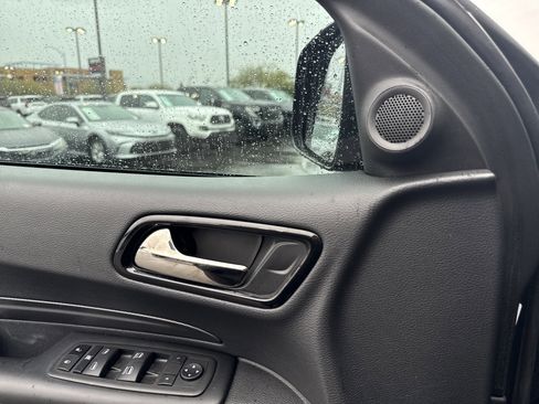 Used 2023 Dodge Durango GT image 13