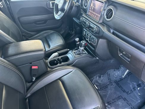 Used 2021 Jeep Gladiator Overland AWD/4WD image 17