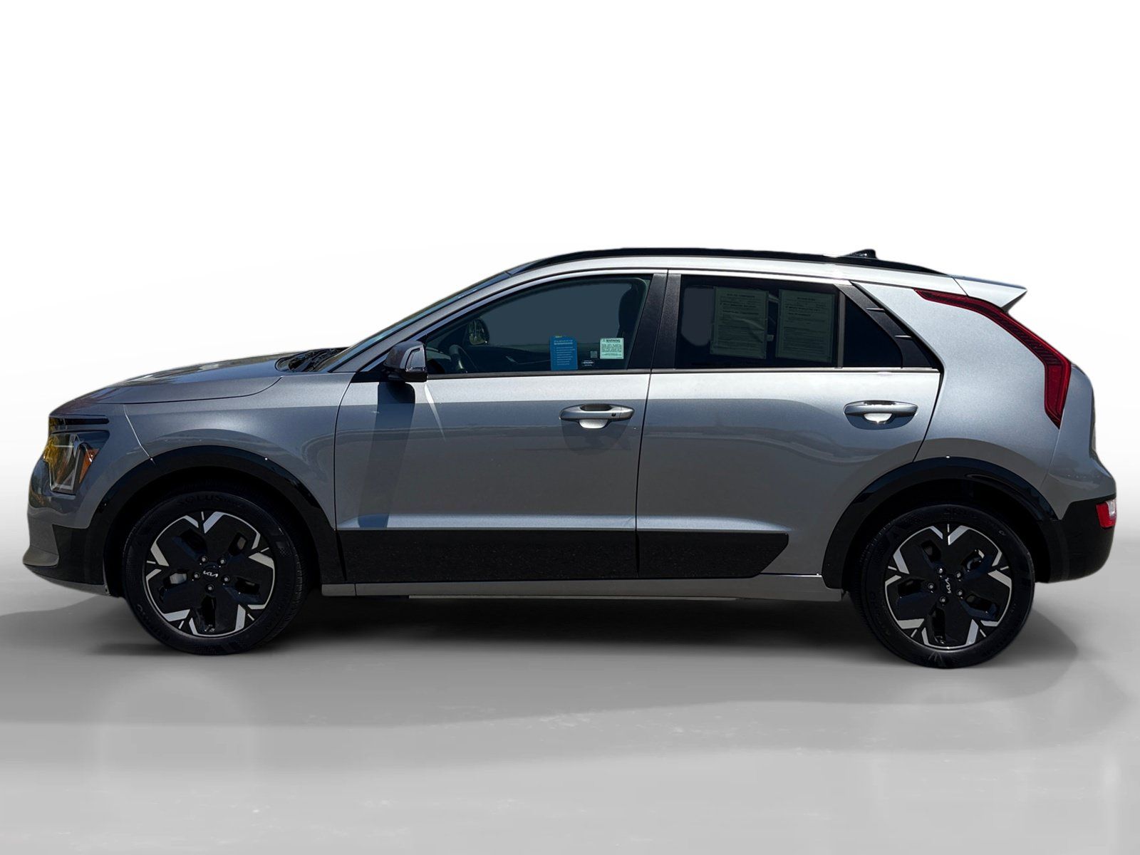 Certified 2023 Kia Niro Wind FWD image 2