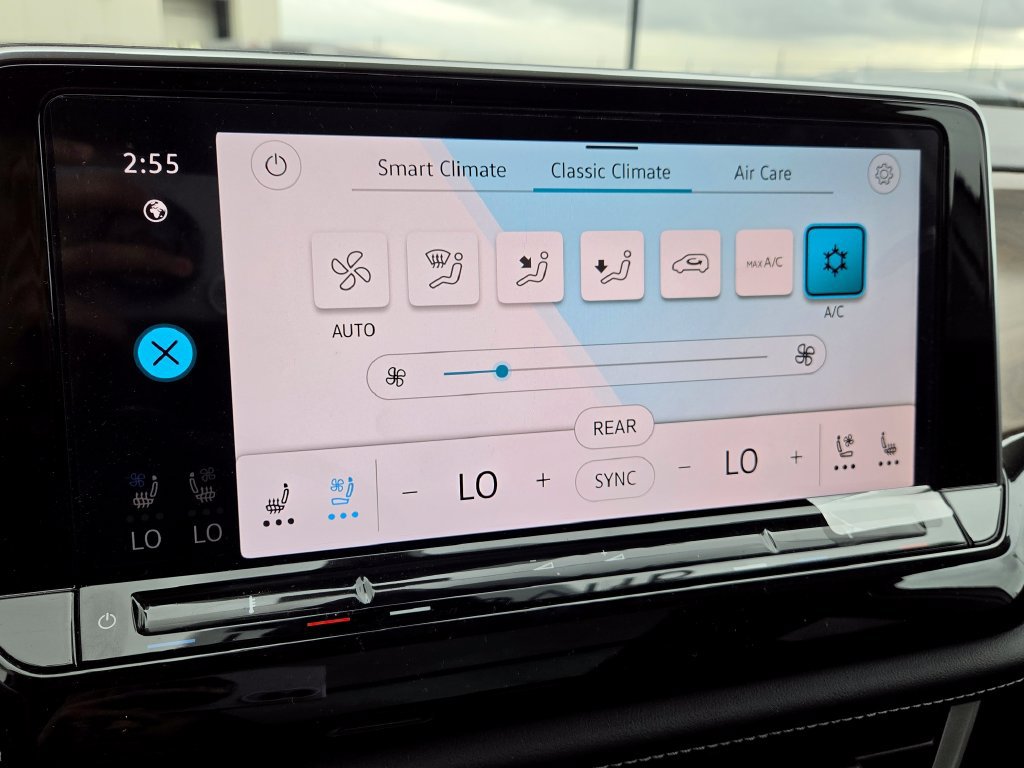 Certified 2026 Volkswagen Atlas SE FWD image 25