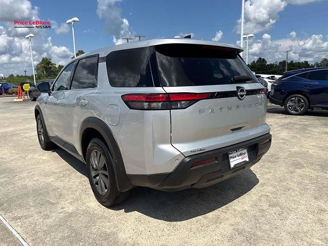 Certified 2025 Nissan Pathfinder S FWD image 5