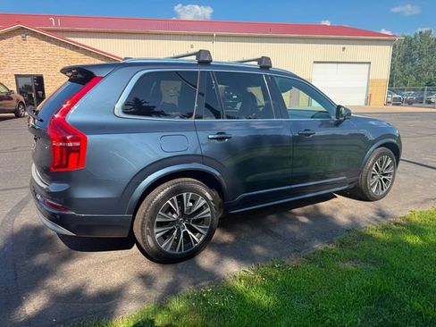 Used 2022 Volvo XC90 T6 Momentum w/ Climate Package AWD/4WD image 4