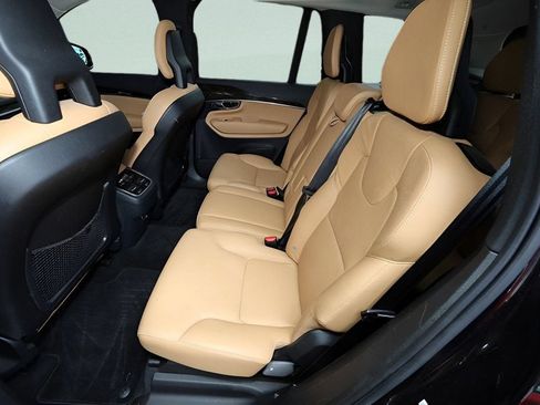 Used 2016 Volvo XC90 T6 Momentum w/ Momentum Plus Package AWD/4WD image 15