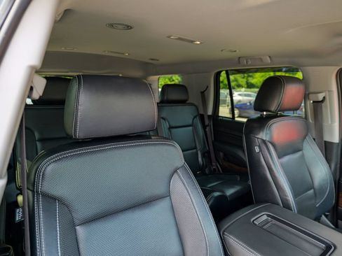 Used 2019 Chevrolet Tahoe LS w/ Enhanced Driver Alert Package AWD/4WD image 38