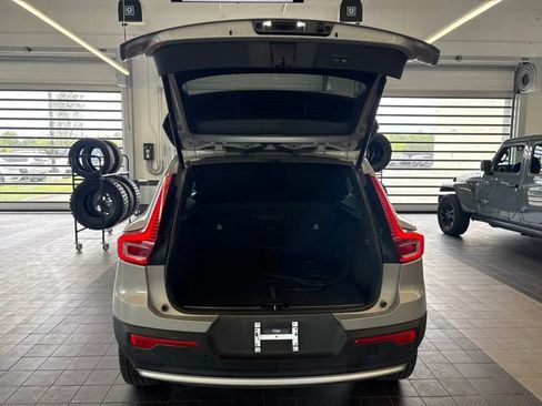 Used 2025 Volvo XC40 B5 Plus AWD/4WD image 10