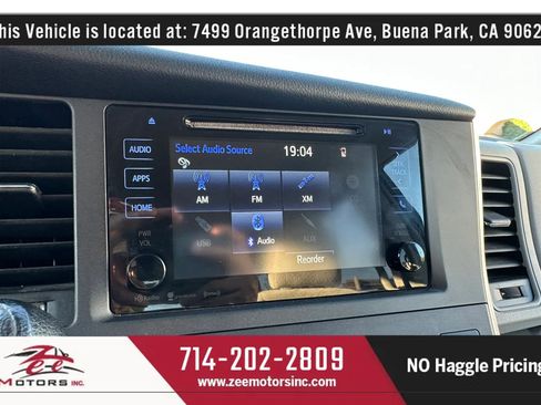 Used 2017 Toyota Sienna LE FWD image 40