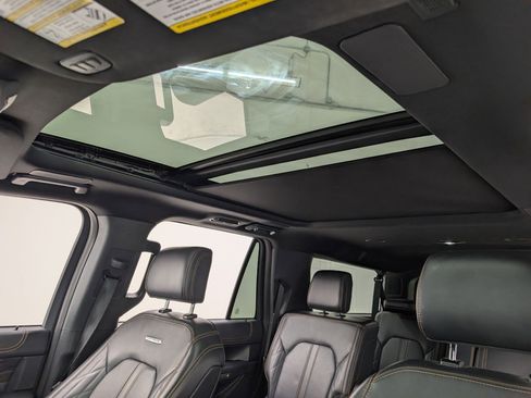 Used 2022 Ford Expedition Max Platinum image 16